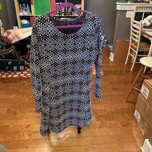 Stretchy dress w black, wine and white pattern